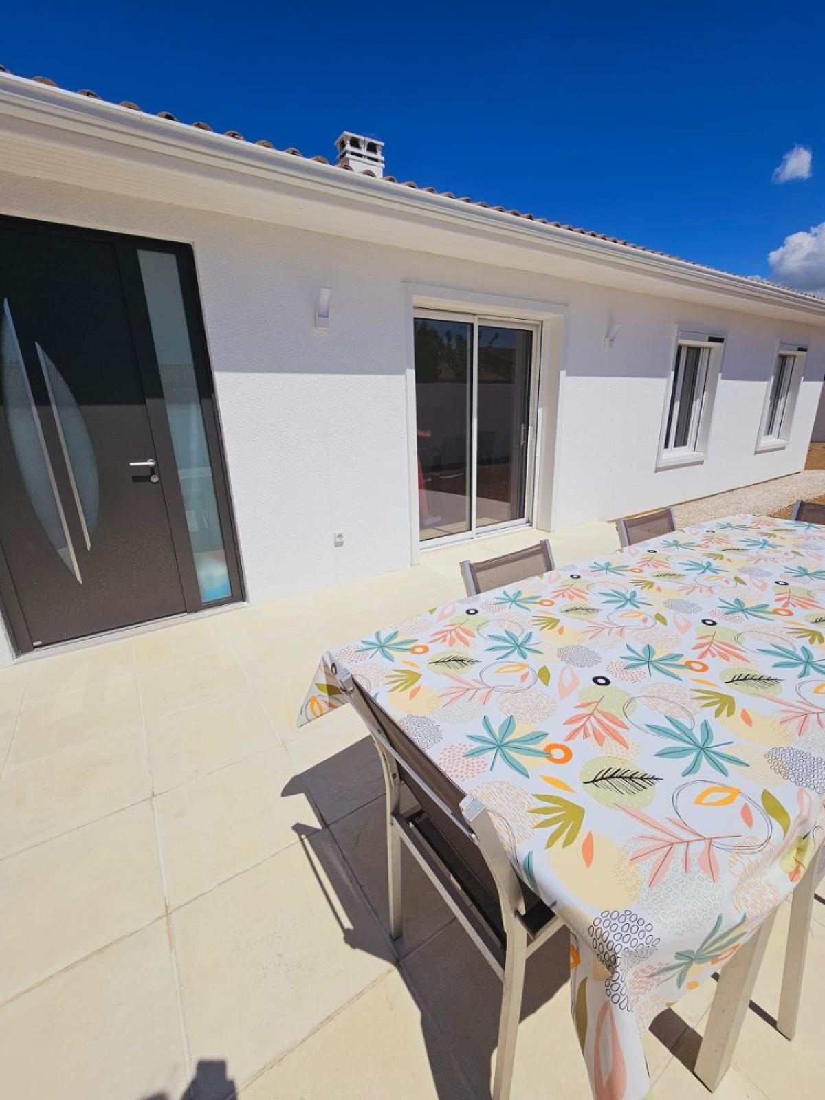 Maison De Vacances Entiere A 10 Mn De La Rochelle Dompierre-sur-Mer Ngoại thất bức ảnh